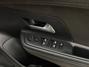 VAUXHALL MOKKA ELECTRIC 50kWh Ultimate SUV 5dr Electric Auto (136 ps)