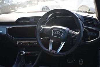 AUDI Q3 1.5 TFSI CoD 35 S line SUV 5dr Petrol S Tronic Euro 6 (s/s) (150