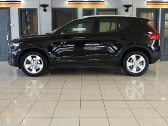 VOLVO XC40 2.0 B3 MHEV Core SUV 5dr Petrol Hybrid DCT Auto Euro 6 (s/s) (16