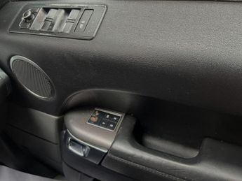 LAND ROVER RANGE ROVER SPORT 3.0 SD V6 HSE Dynamic SUV 5dr Diesel Auto 4WD Euro 6 (s/s) (306