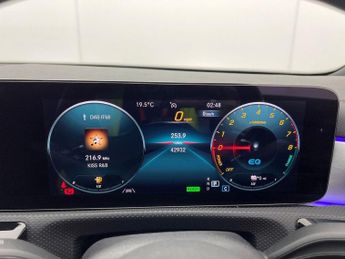 MERCEDES-BENZ CLA 1.3 CLA250e 15.6kWh AMG Line (Premium) Coupe 4dr Petrol Plug-in 