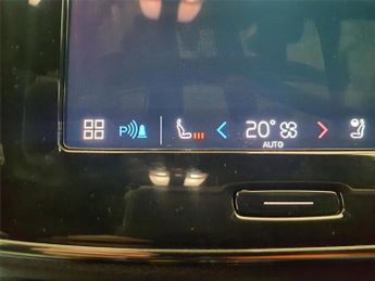 VOLVO XC40 Recharge 69kWh Core SUV 5dr Electric Auto (231 ps)