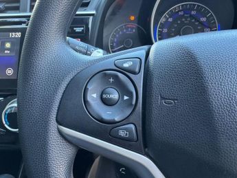 HONDA JAZZ 1.3 i-VTEC SE Hatchback 5dr Petrol CVT Euro 6 (s/s) (102 ps)