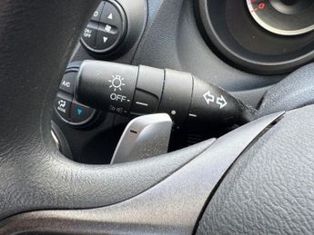 HONDA JAZZ 1.4 i-VTEC ES Hatchback 5dr Petrol CVT Euro 5 (99 ps)