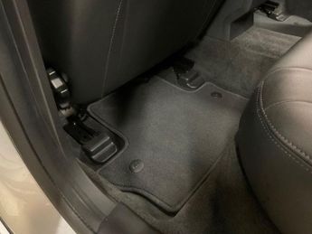 VOLVO V60 CROSS COUNTRY 2.4 D4 Lux Nav Estate 5dr Diesel Auto AWD Euro 6 (s/s) (190 ps)