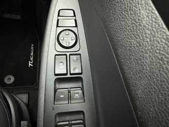 HYUNDAI TUCSON 1.7 CRDi Blue Drive SE Nav SUV 5dr Diesel DCT Euro 6 (s/s) (141 