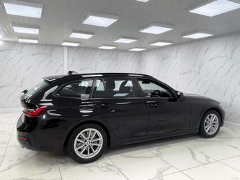 BMW 3 SERIES 2.0 318i SE Pro Touring 5dr Petrol Auto Euro 6 (s/s) (156 ps)