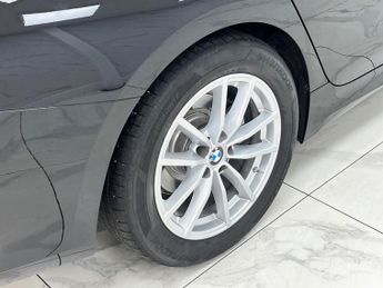 BMW 3 SERIES 2.0 318i SE Pro Touring 5dr Petrol Auto Euro 6 (s/s) (156 ps)