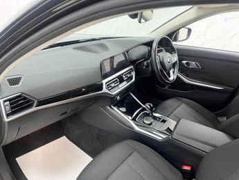 BMW 3 SERIES 2.0 318i SE Pro Touring 5dr Petrol Auto Euro 6 (s/s) (156 ps)