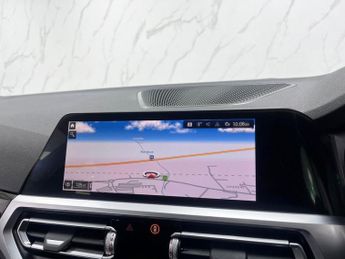 BMW 3 SERIES 2.0 318i SE Pro Touring 5dr Petrol Auto Euro 6 (s/s) (156 ps)