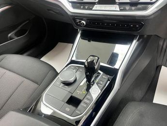 BMW 3 SERIES 2.0 318i SE Pro Touring 5dr Petrol Auto Euro 6 (s/s) (156 ps)