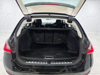 BMW 3 SERIES 2.0 318i SE Pro Touring 5dr Petrol Auto Euro 6 (s/s) (156 ps)