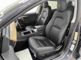 TESLA Model 3 Standard Range Plus Saloon 4dr Electric Auto RWD (241 bhp)