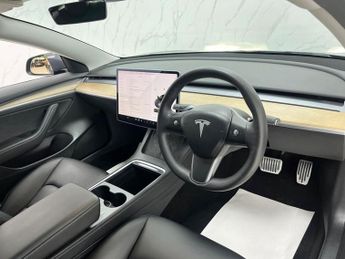 TESLA Model 3 Standard Range Plus Saloon 4dr Electric Auto RWD (241 bhp)