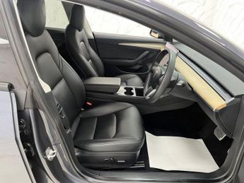 TESLA Model 3 Standard Range Plus Saloon 4dr Electric Auto RWD (241 bhp)