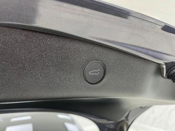 TESLA Model 3 Standard Range Plus Saloon 4dr Electric Auto RWD (241 bhp)