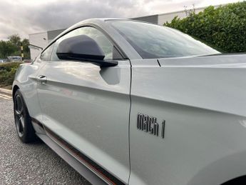 FORD MUSTANG 5.0 V8 Mach 1 Fastback 2dr Petrol SelShift Euro 6 (460 ps)-1 Own