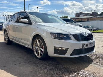 Skoda Octavia 2.0 TDI vRS Hatchback 5 Door Diesel Manual White Low Tax