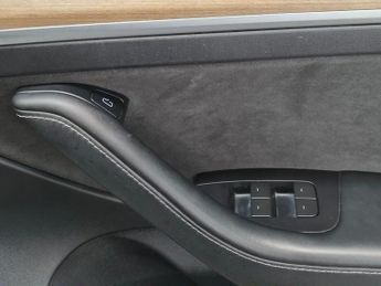 TESLA Model 3 Saloon 4dr Electric Auto RWD (241 bhp)