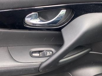 NISSAN QASHQAI 1.6 dCi Tekna SUV 5dr Diesel Manual 2WD Euro 5 (s/s) (130 ps)