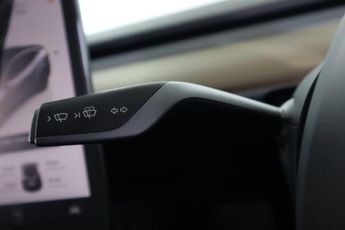 TESLA MODEL Y (Dual Motor) Long Range Auto 4WDE 5dr