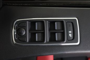 JAGUAR F-PACE 2.0 D180 Chequered Flag Auto AWD Euro 6 (s/s) 5dr