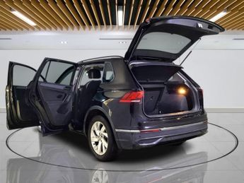 VOLKSWAGEN TIGUAN 1.5 TSI Life SUV 5dr Petrol DSG Euro 6 (s/s) (150 ps)