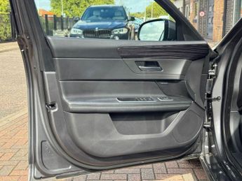 JAGUAR XF 3.0d V6 S Saloon 4dr Diesel Auto Euro 6 (s/s) (300 ps)