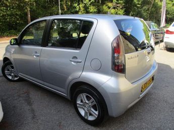 SUBARU JUSTY 1.0 R Hatchback 5dr Petrol Manual (118 g/km, 68 bhp)