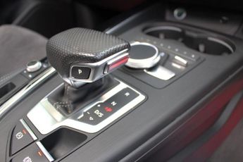 AUDI A4 AVANT 2.0 TFSI 40 Black Edition Estate 5dr Petrol S Tronic Euro 6 (s/s