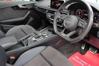 AUDI A4 AVANT 2.0 TFSI 40 Black Edition Estate 5dr Petrol S Tronic Euro 6 (s/s