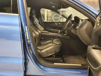 VOLVO XC60 2.0 D5 PowerPulse R-Design SUV 5dr Diesel Auto AWD Euro 6 (s/s) 