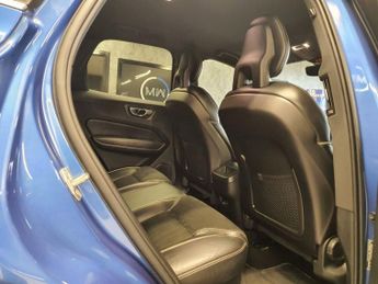 VOLVO XC60 2.0 D5 PowerPulse R-Design SUV 5dr Diesel Auto AWD Euro 6 (s/s) 