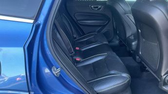 VOLVO XC60 2.0 D5 PowerPulse R-Design SUV 5dr Diesel Auto AWD Euro 6 (s/s) 