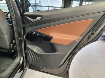 VOLKSWAGEN ID.4 Pro Performance 77kWh 1ST Edition SUV 5dr Electric Auto (204 ps)