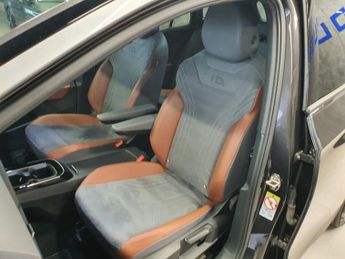 VOLKSWAGEN ID.4 Pro Performance 77kWh 1ST Edition SUV 5dr Electric Auto (204 ps)