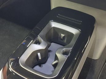 VOLKSWAGEN ID.4 Pro Performance 77kWh 1ST Edition SUV 5dr Electric Auto (204 ps)