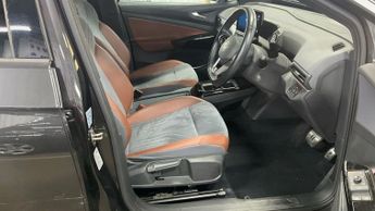VOLKSWAGEN ID.4 Pro Performance 77kWh 1ST Edition SUV 5dr Electric Auto (204 ps)