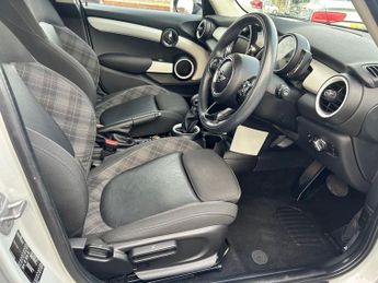 MINI HATCH 1.5 Cooper Hatchback 5dr Petrol Auto Euro 6 (s/s) (136 ps)