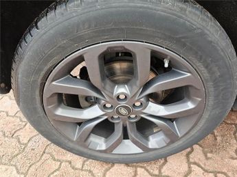 LAND ROVER DISCOVERY SPORT 2.0 TD4 Landmark SUV 5dr Diesel Auto 4WD Euro 6 (s/s) (180 ps)
