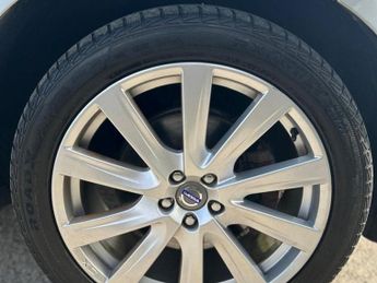 VOLVO XC60 2.4 D5 SE Lux Nav SUV 5dr Diesel Geartronic AWD Euro 5 (215 ps)
