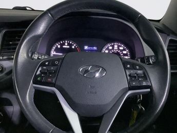 HYUNDAI TUCSON 2.0 CRDi SE Nav SUV 5dr Diesel Auto 4WD Euro 6 (185 ps)