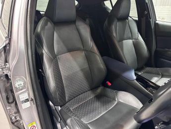 TOYOTA C-HR 1.8 VVT-h Dynamic SUV 5dr Petrol Hybrid CVT Euro 6 (s/s) (122 ps