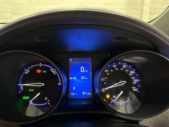 TOYOTA C-HR 1.8 VVT-h Dynamic SUV 5dr Petrol Hybrid CVT Euro 6 (s/s) (122 ps