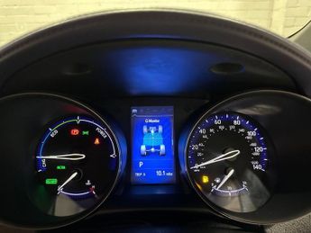 TOYOTA C-HR 1.8 VVT-h Dynamic SUV 5dr Petrol Hybrid CVT Euro 6 (s/s) (122 ps