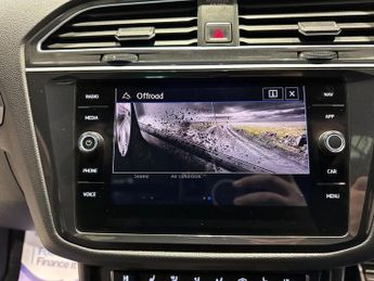 VOLKSWAGEN TIGUAN 2.0 TDI R-Line SUV 5dr Diesel DSG 4Motion Euro 6 (s/s) (150 ps)