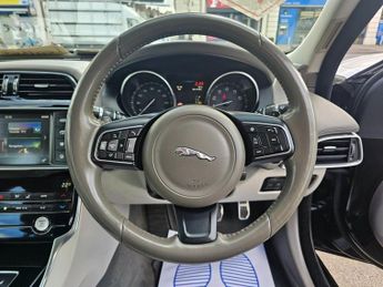 JAGUAR XE AUTOMATIC 2.0 GTDi Portfolio Saloon 4dr Petrol Auto Euro 6 (s/s)