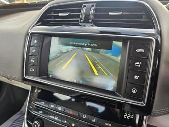JAGUAR XE AUTOMATIC 2.0 GTDi Portfolio Saloon 4dr Petrol Auto Euro 6 (s/s)