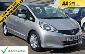 Honda Jazz AUTOMATIC 1.4 i-VTEC ES Hatchback 5dr Petrol CVT Euro 5 (99 ps)