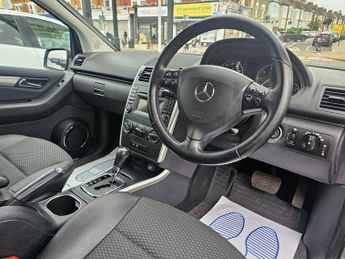 MERCEDES-BENZ A-CLASS AUTOMATIC 1.5 A160 Avantgarde SE Hatchback 5dr Petrol CVT (164 g